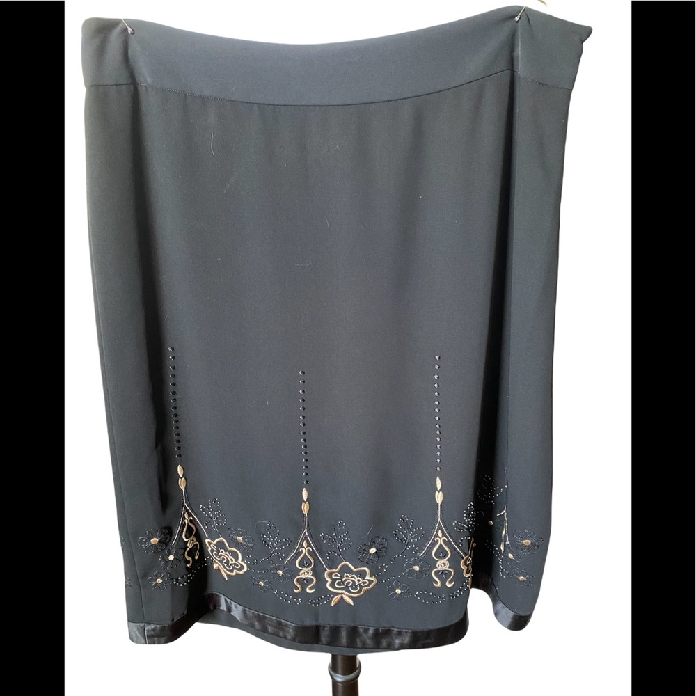Ann Taylor Loft Size 12 dressy skirt black with gold metallic embroidered